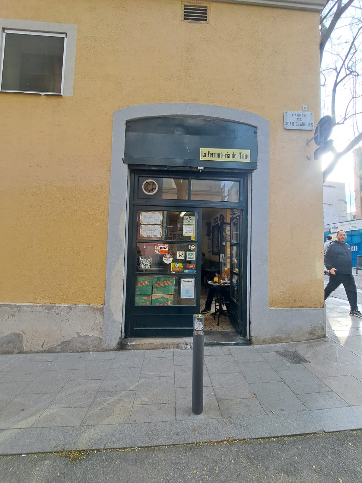 Façana de La Vermuteria del Tano